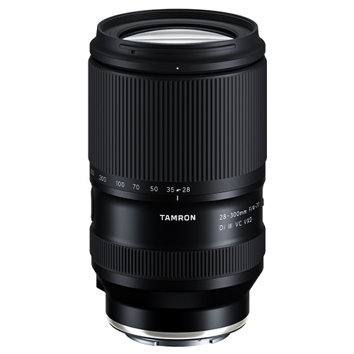 Tamron 28-300mm f4-7.1 Di III VC VXD Sony E - Frontansicht mit leichten Blick auf Linse