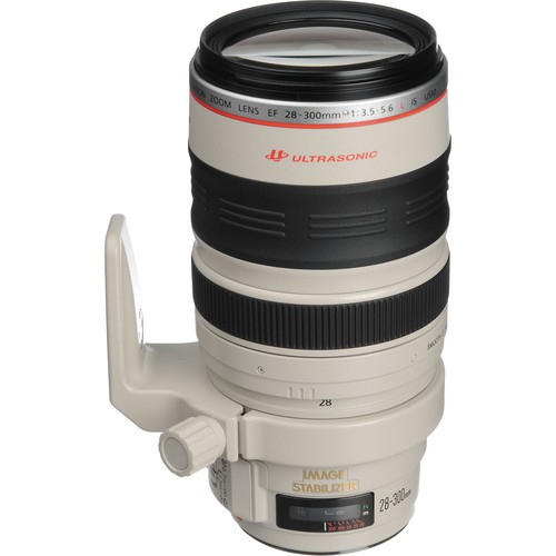Canon EF 28-300mm f/3.5-5.6 L IS USM Objektiv - Frontansicht