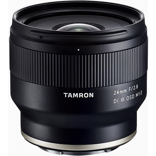 Tamron 24mm f/2,8 Di III OSD Objektiv für Sony E - Frontansicht