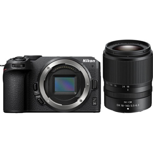 Nikon Z30 mit Z 18-140mm VR Objektiv